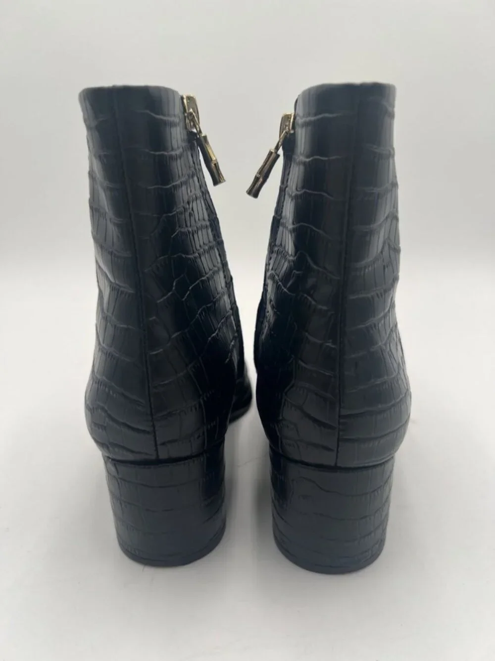 J McLaughlin Women’s 7.5 Black Croc Embossed Leather Ankle Boots Side Zip